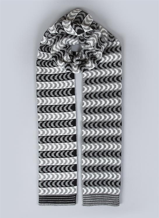 Women's Chevron Pattern Knitted Scarf - Image 7