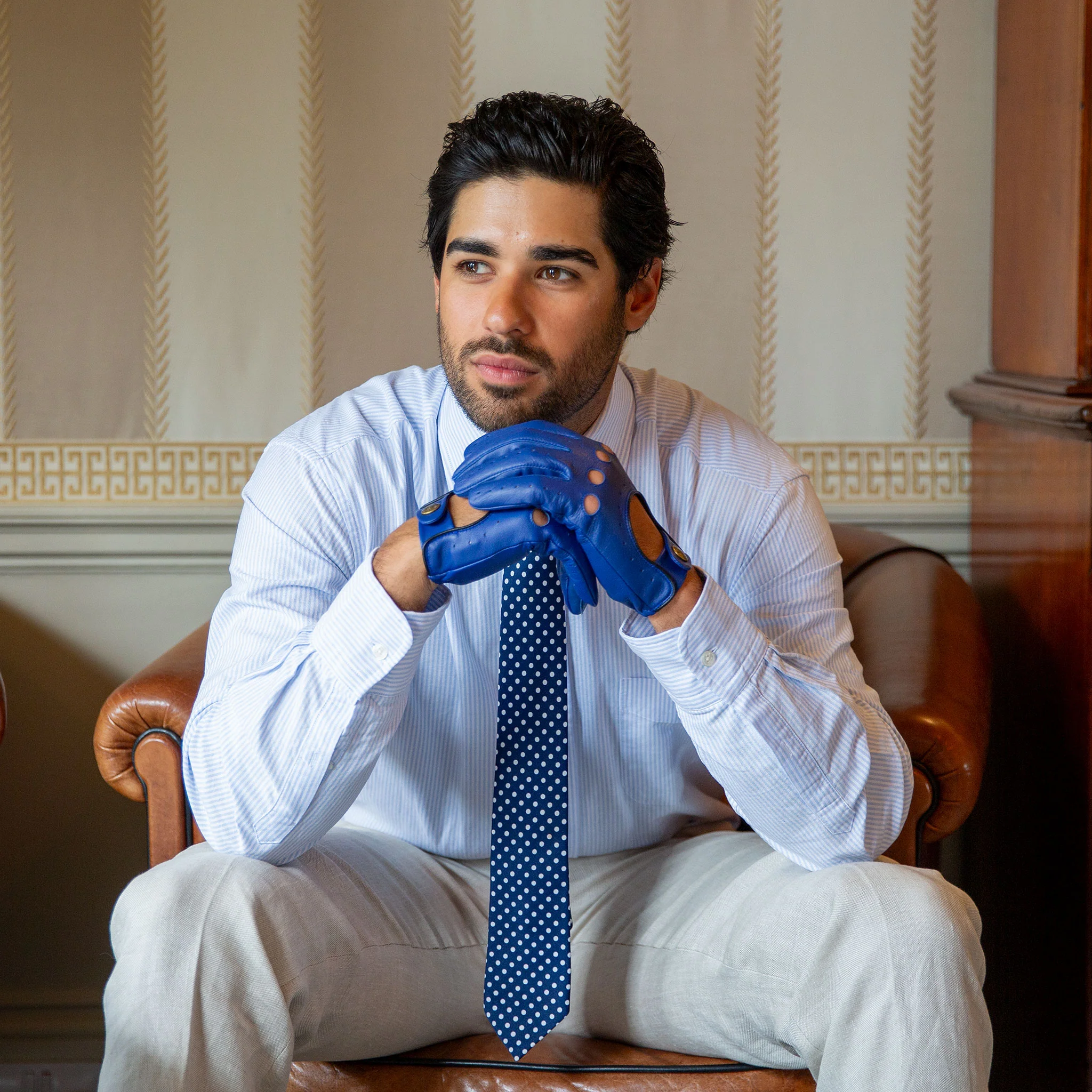 Men's Classic Leather Driving Gloves - Image 2