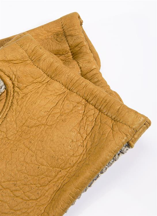 Men's Heritage Crochet-Back Peccary Leather Driving Gloves - Image 3