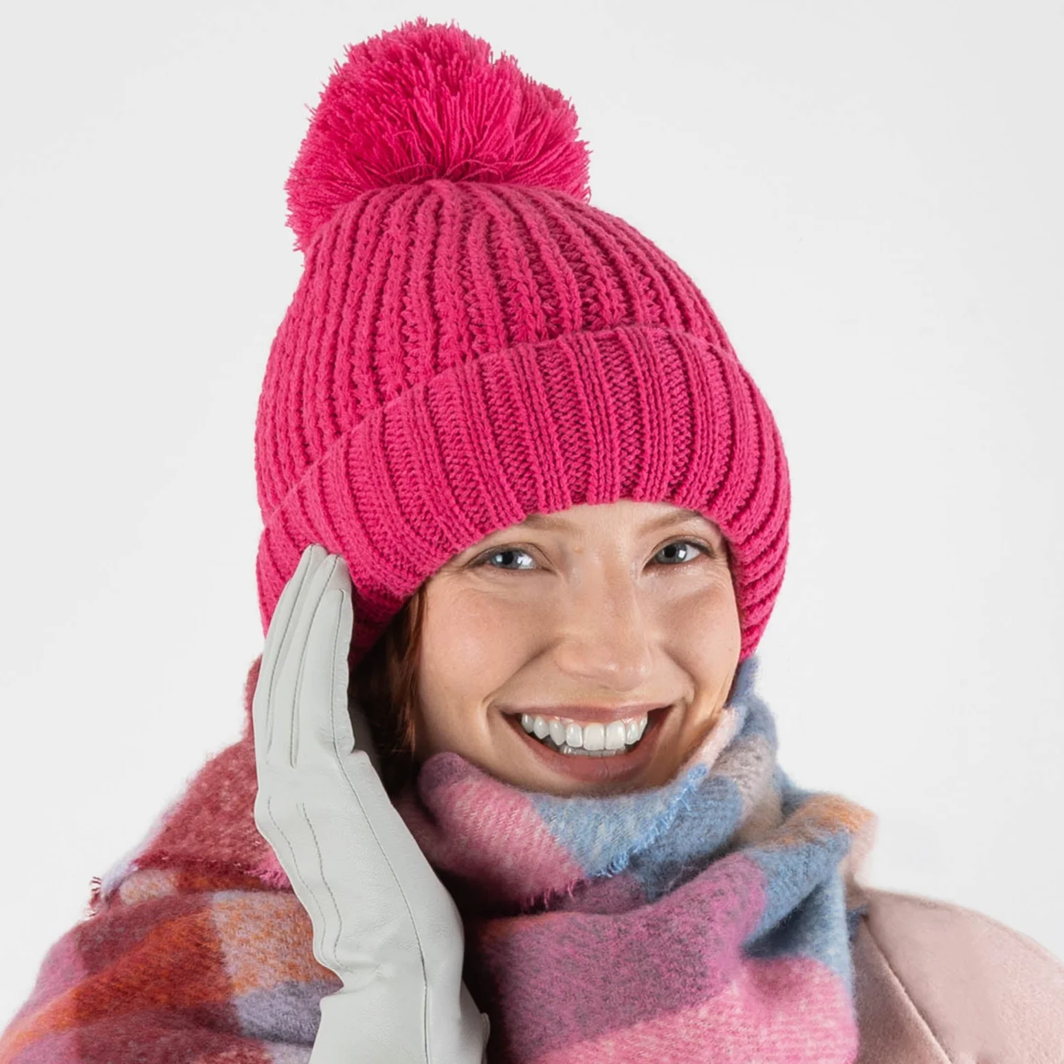 Women’s Ribbed Knit Bobble Hat with Large Yarn Pom Pom - Image 5