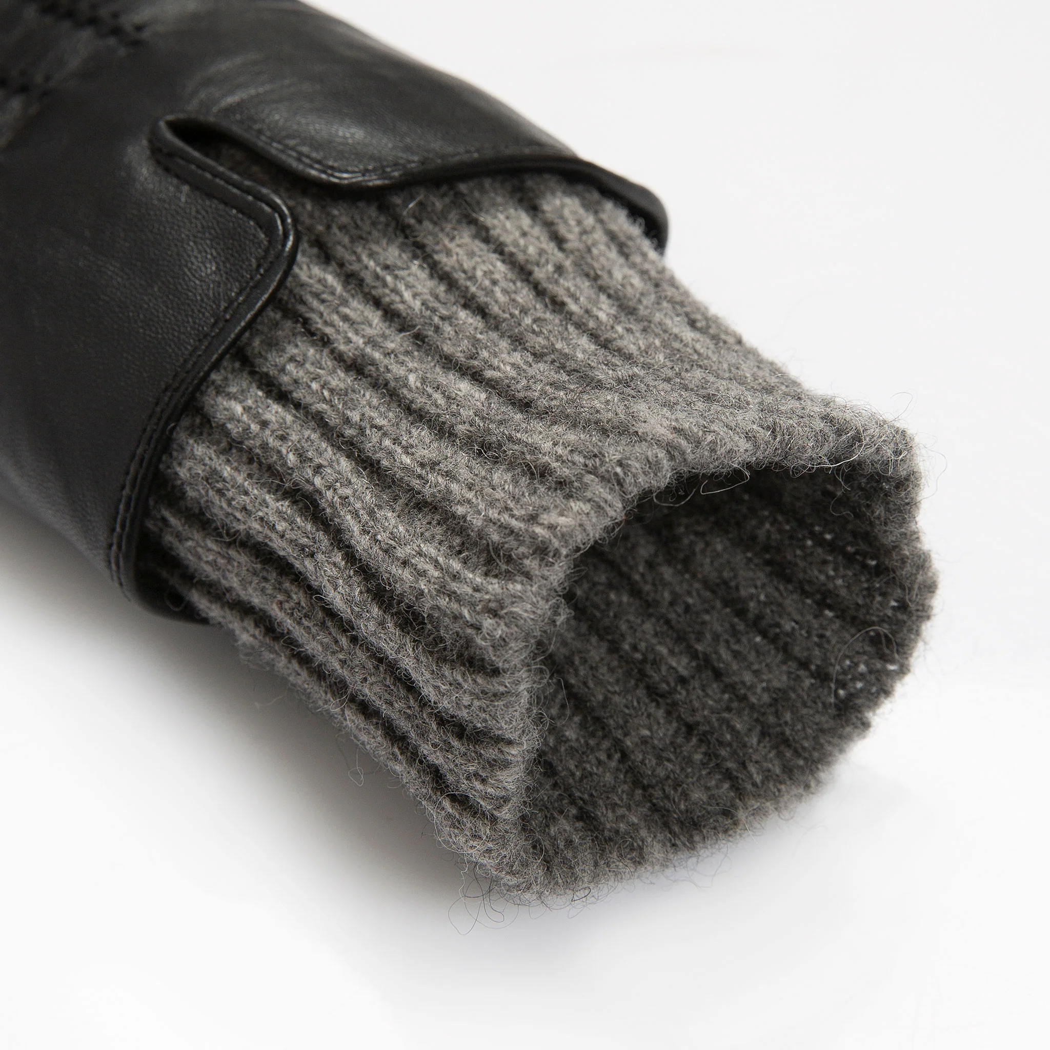 Women’s Three-Point Wool Blend-Lined Leather Gloves with Knitted Cuffs - Image 12