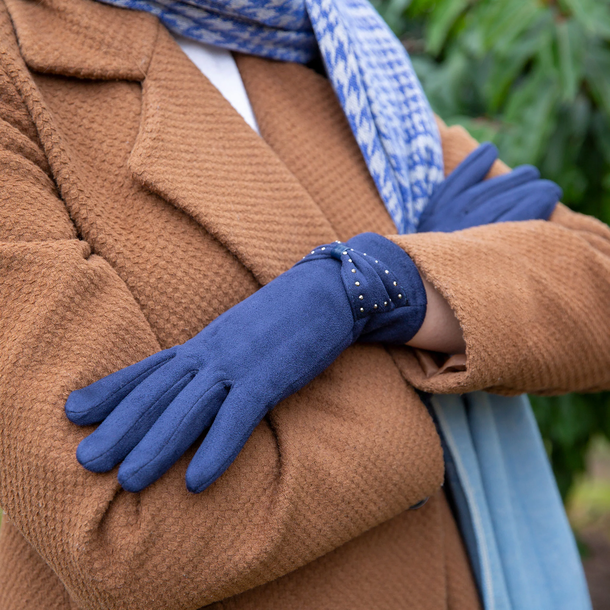 Women’s Touchscreen Velour-Lined Faux Suede Gloves with Studded Bow - Image 15