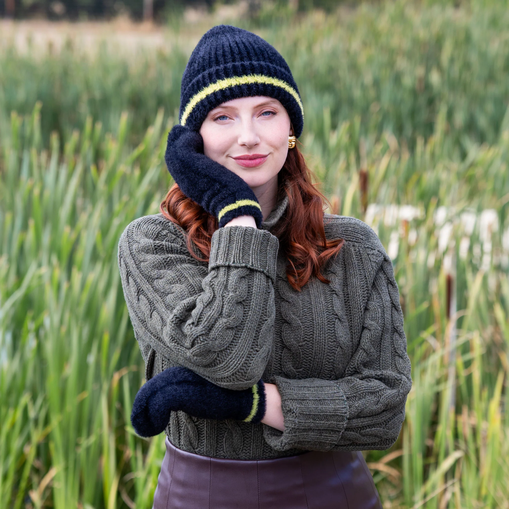 Women's Feather Yarn Mittens with Contrast Stripe - Image 14